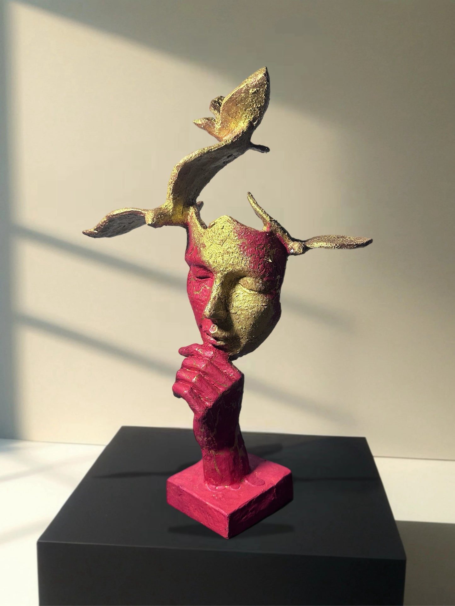 Düşüncenin Kanatları Modern Kuş Figürlü Heykel - Sağ profilden görünüm