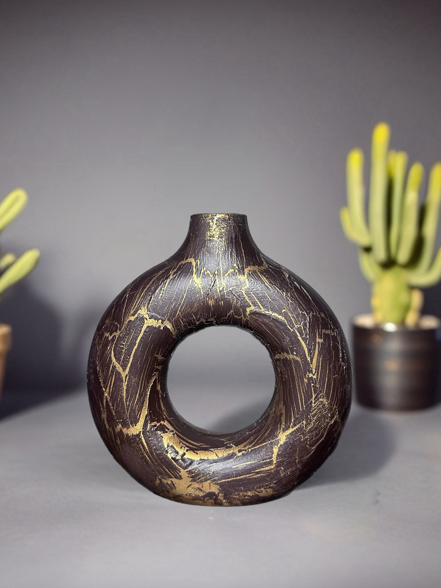 Kırık Işıltı Dekoratif Halka Vazo - Çiçeksiz Detay Görünüm