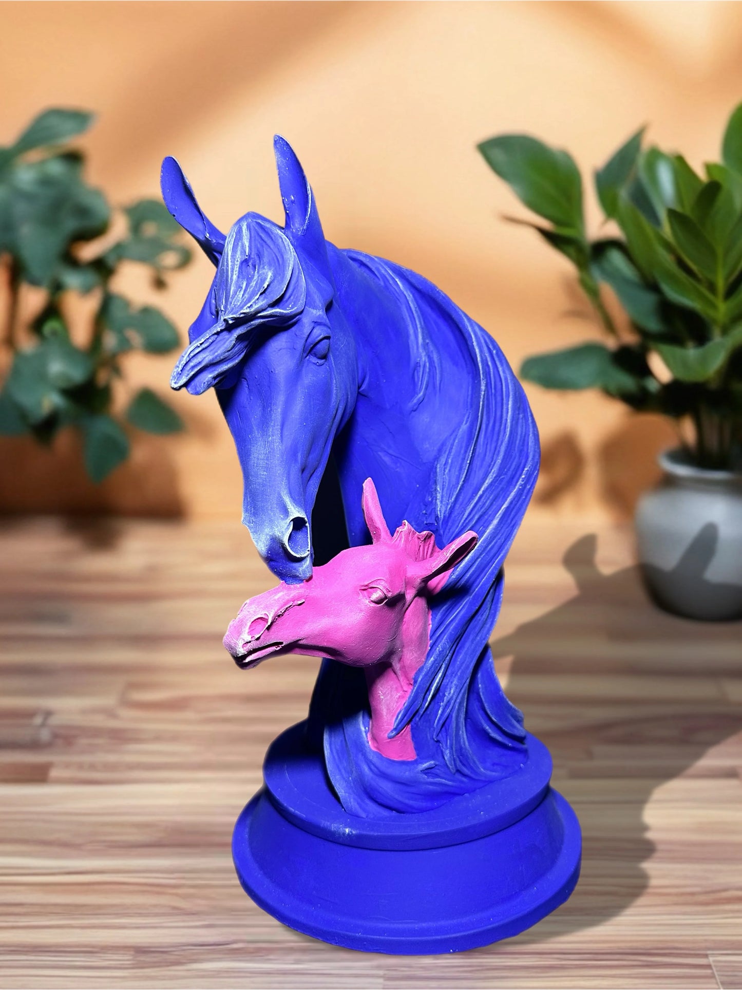 Mavinin Kalbi Anne ve Yavru At Heykeli - Önden görünüm