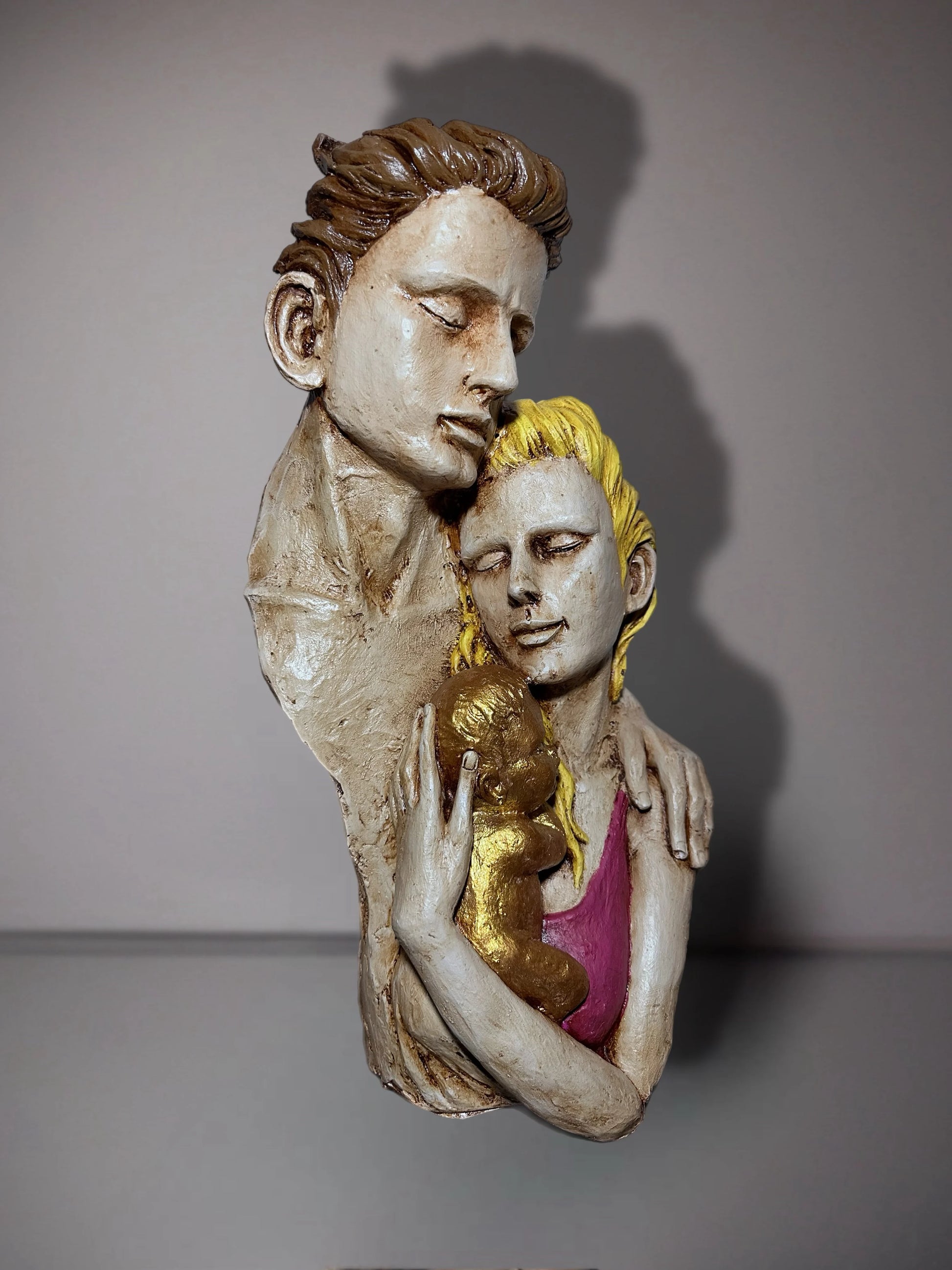 Altın Bağ Aile Heykeli - Sol profilden görünüm