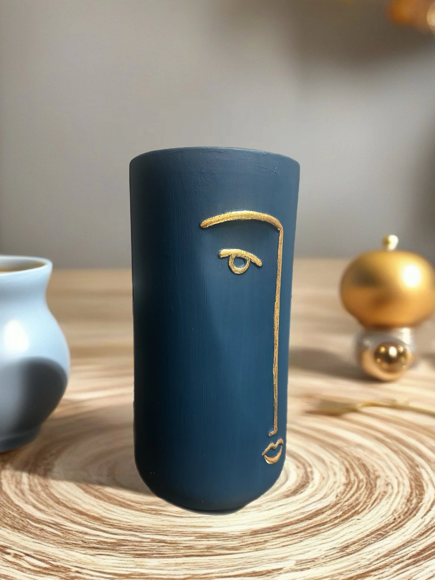 Altın Hatır Modern Yüz Figürlü Vazo - Sağ profilden görünüm