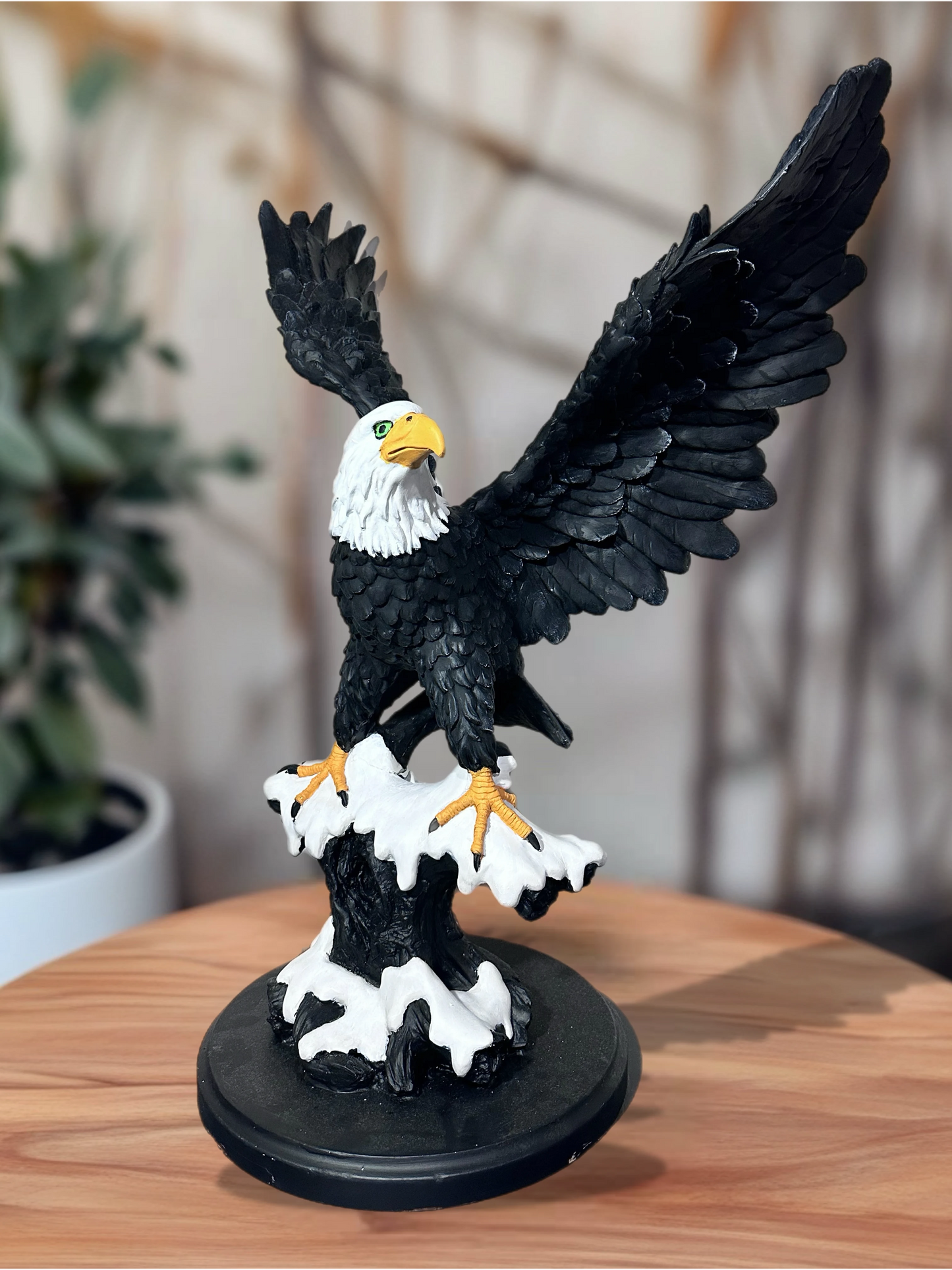 Gökyüzünün Sesi Kartal Heykeli - Önden görünüm