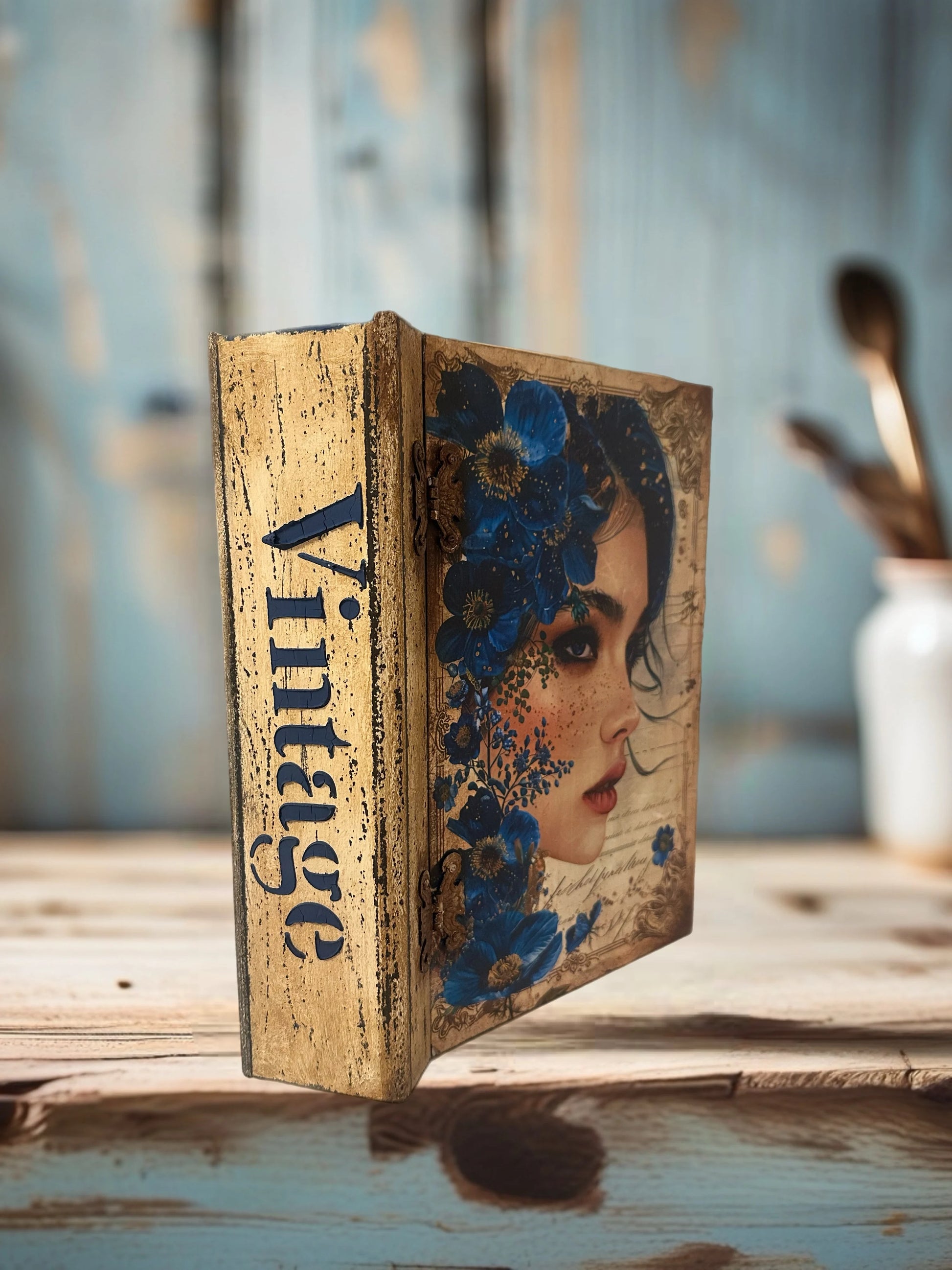 Mavi Düşler Vintage Dekoratif Kitap Kutu - Sol yandan görünüm