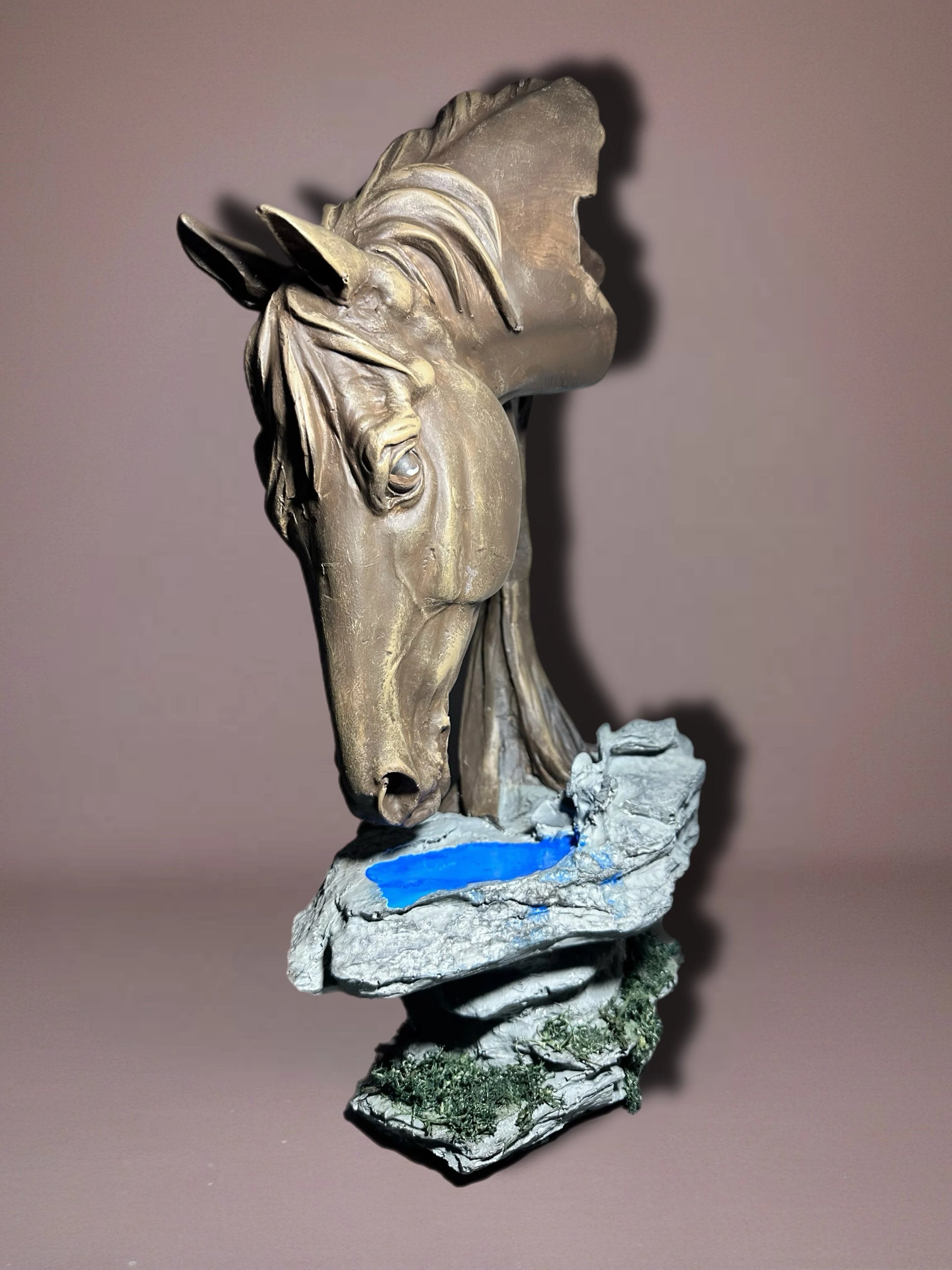 Mavi Yudum Dekoratif At Heykeli - Sağ çapraz profilden görünüm