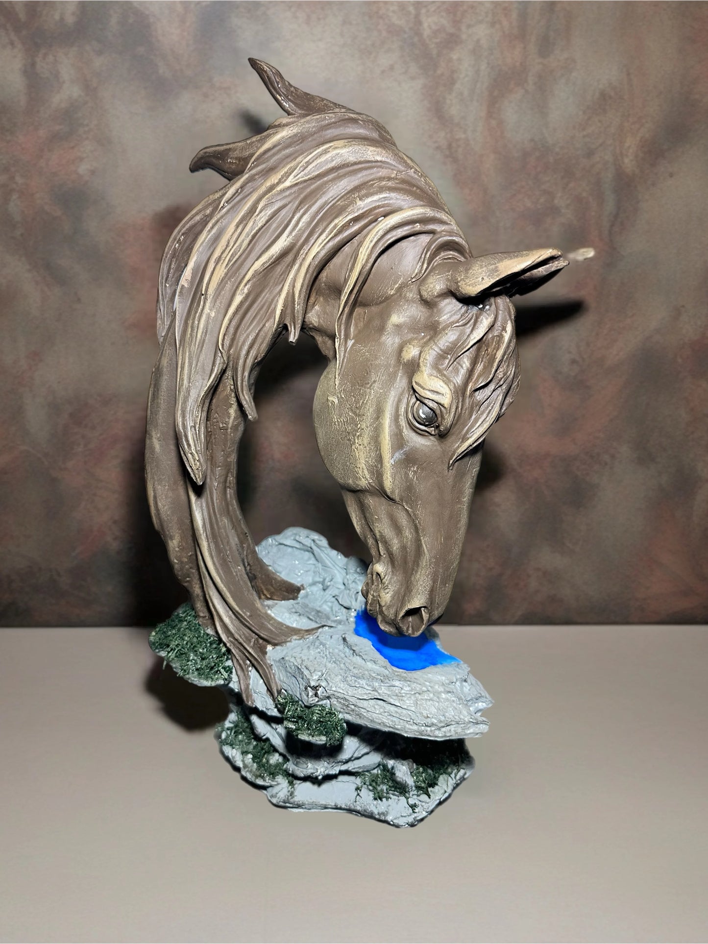 Mavi Yudum Dekoratif At Heykeli - Sağdan görünüm