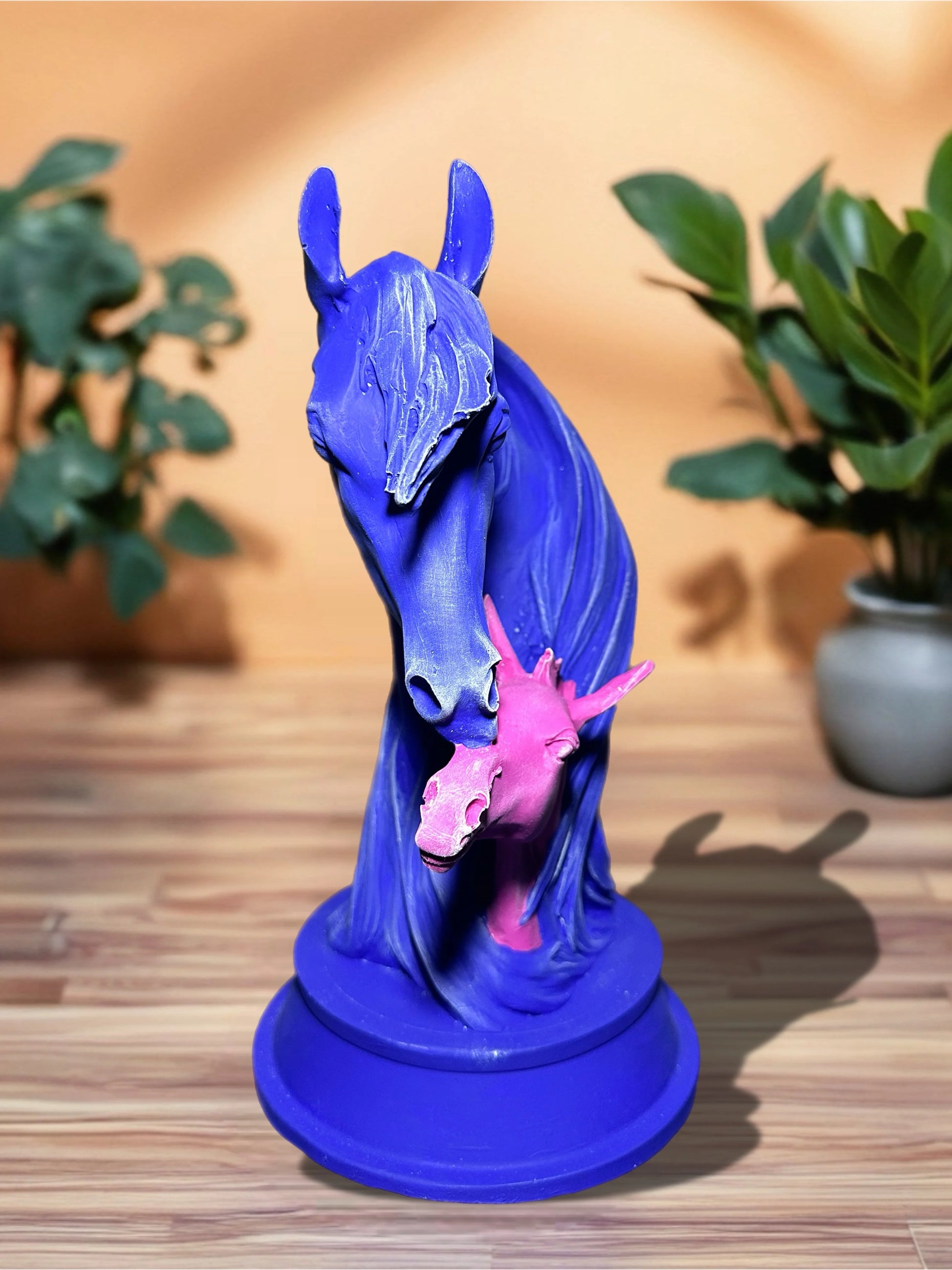 Mavinin Kalbi Anne ve Yavru At Heykeli - Önden görünüm