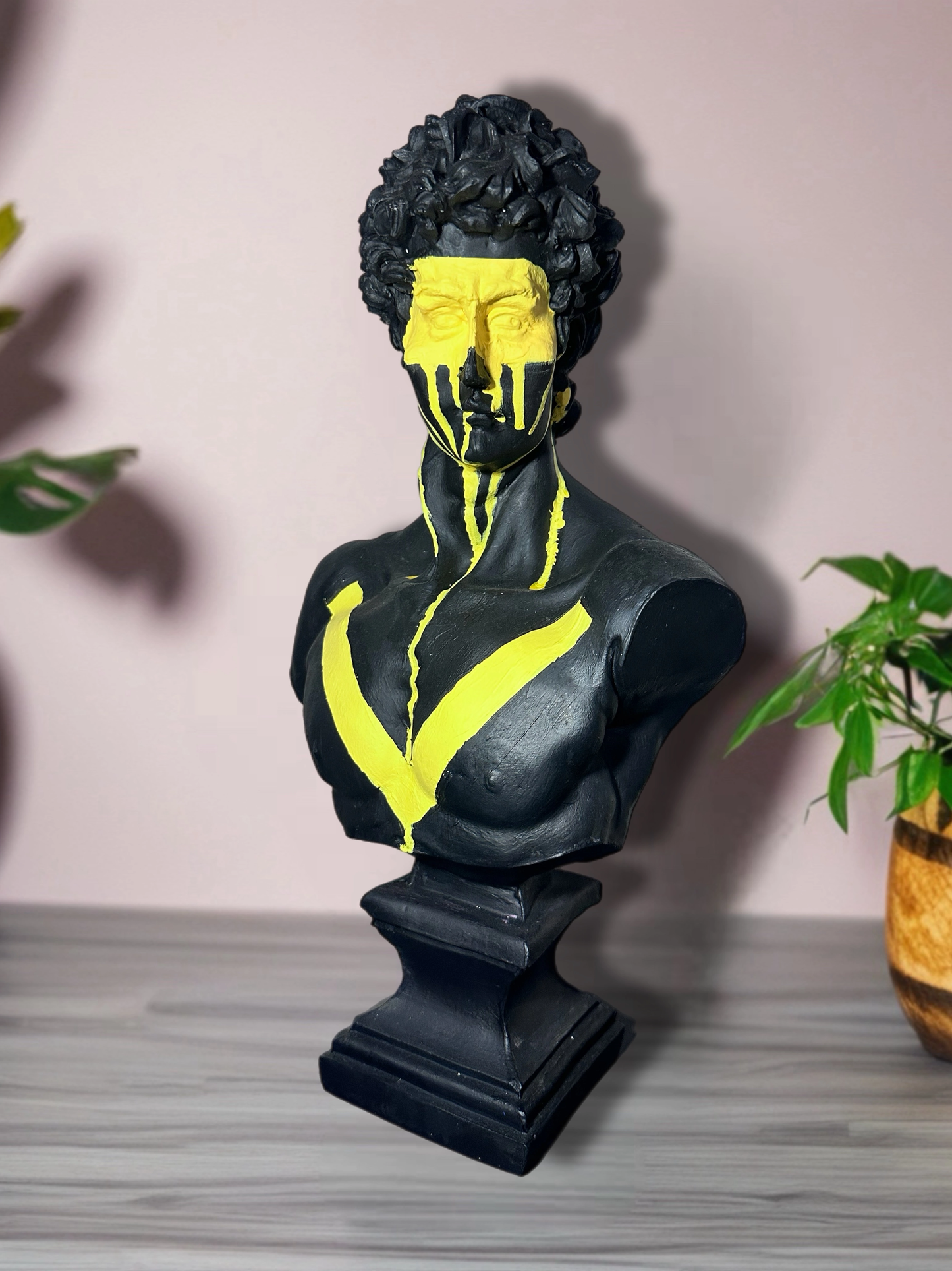 Neon Akıntı Modern Büst Heykeli - Önden görünüm