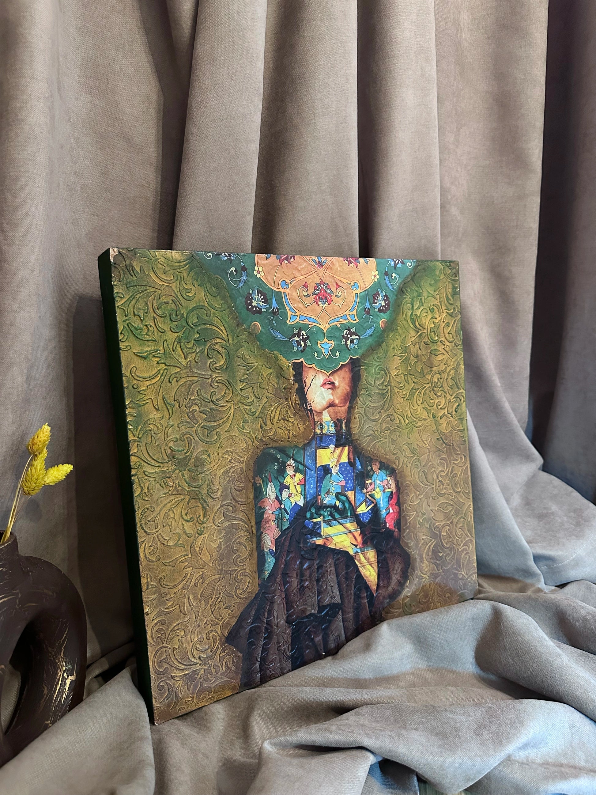 Taçlı Ruhun Portresi Dekoratif Ahşap Tablo - Önden Görünüm