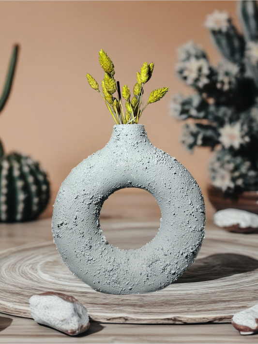 Taşın Dinginliği Dekoratif Halka Vazo - Önden Görünüm