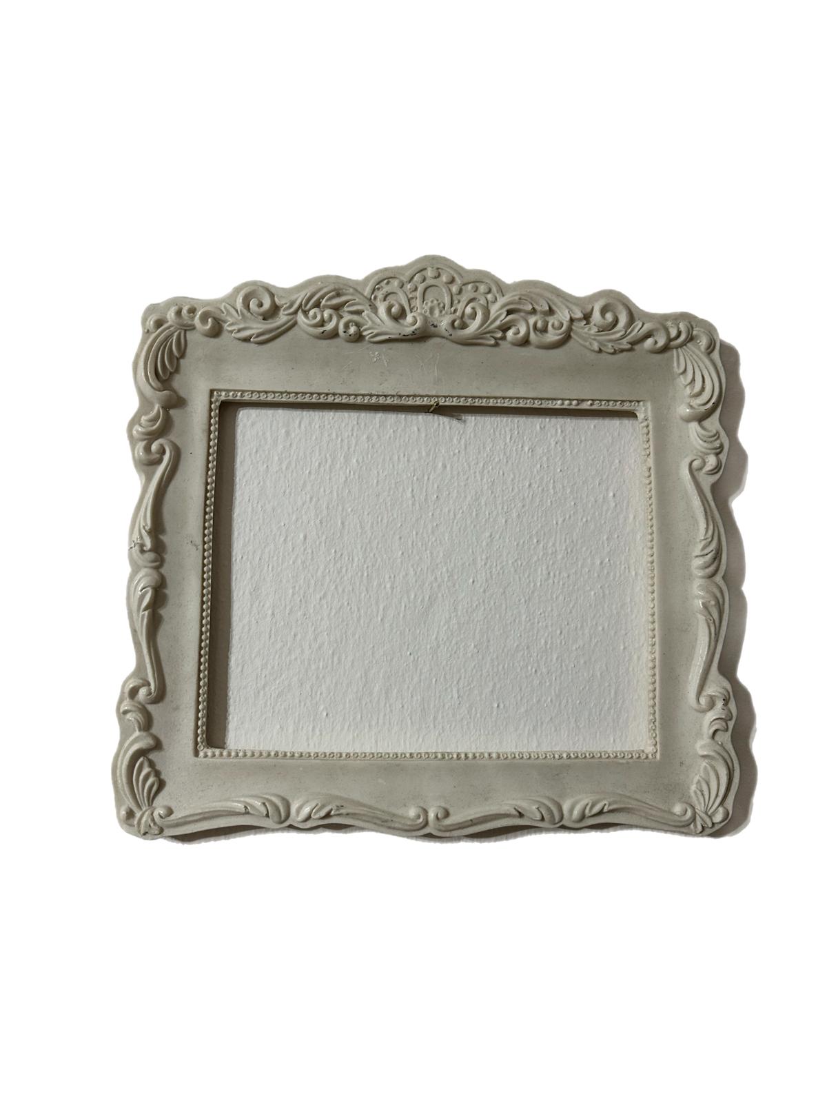 Klasik Desenli Polyester Fotoğraf Çerçevesi – Antik Görünümlü